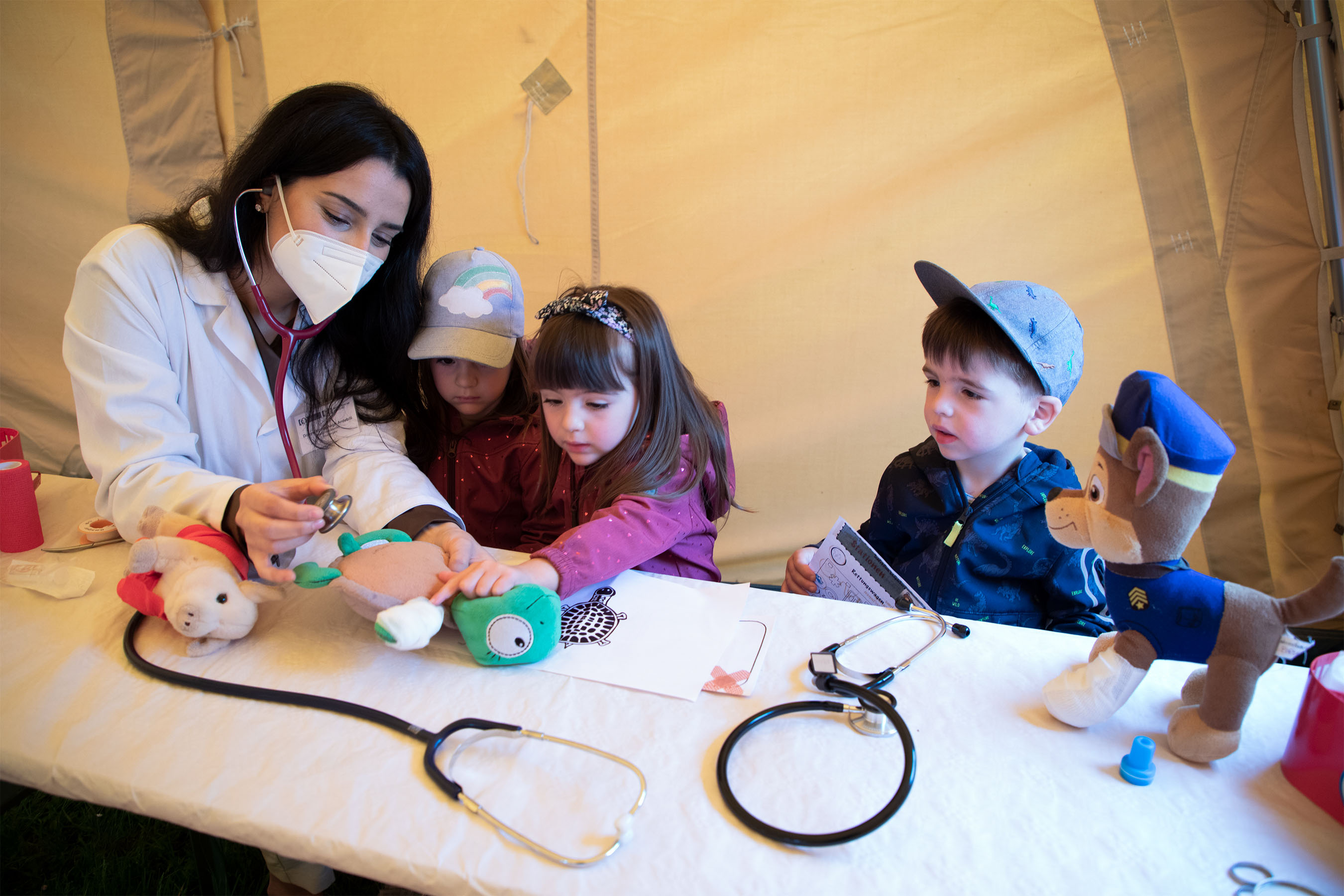 Archivbild 13. Große Teddyklinik_Melitta Schubert_UMMD Archivbild 13. Große Teddyklinik_Melitta Schubert_UMMD